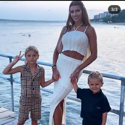 Виктория Джумпарова с токове на кея