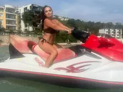 Народна певица яхна джет