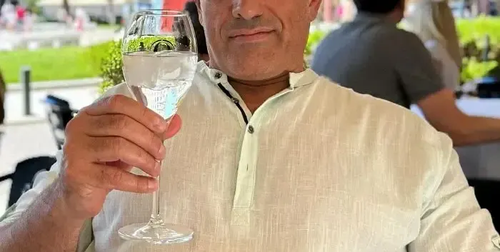 Юксел Кадриев крие гадже в Гърция?