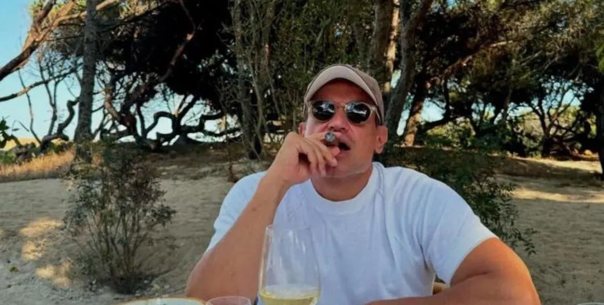 Юлиян Цолов го раздава богаташ преди да го вкарат в пандиза СНИМКИ