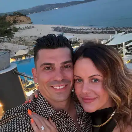 Звезда от Игри на волята се сгоди на Тасос