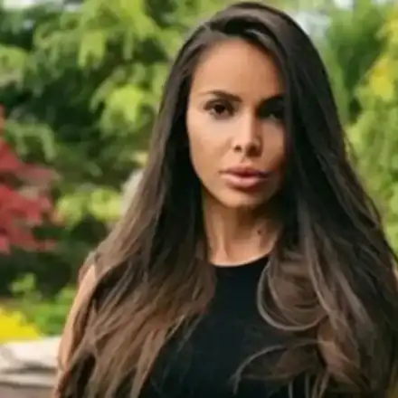 Ексклузивно! Алисия завъртя поредна интрига: Николета е била на яхта в Монте Карло! Певицата, която, не върти номерца, ама хич, замеси имената и на известен футболист и политик!