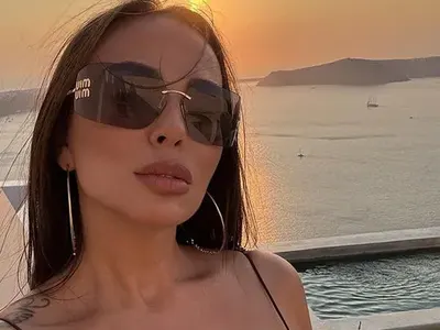 Андрей подготвя шоуто на Николета  в Санторини (Горещи кадри)