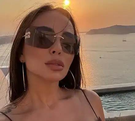 Андрей подготвя шоуто на Николета  в Санторини (Горещи кадри)