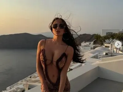 Андрей подготвя шоуто на Николета  в Санторини (Горещи кадри)