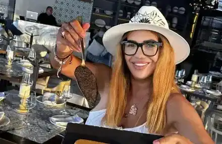 Анита Мейзер отказва на богати мъже