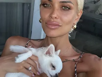 Анита на Рачков едва не задуши куче със силикона си СНИМКА