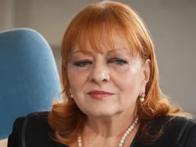 Богдана Карадочева: Бях луда по Ален Делон