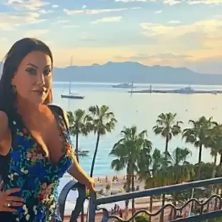 Дарина Павлова строши 10 чинии в Турция