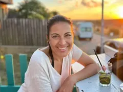 Деси Стоянова става учителка