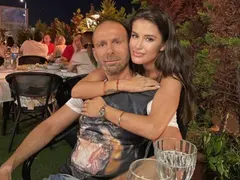 Дъщерята на Нотариуса със стихове за баща си! Мия със сърцераздирателни думи