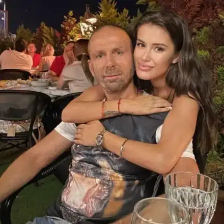 Дъщерята на Нотариуса със стихове за баща си! Мия със сърцераздирателни думи