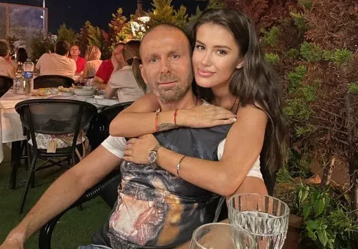 Дъщерята на Нотариуса със стихове за баща си! Мия със сърцераздирателни думи