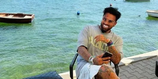 ЕКСКЛУЗИВНО! Благо заби секси милфка с дете! Заведе я в Турция (СНИМКИ)