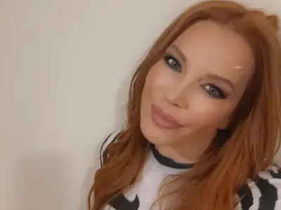 Емилия не се отделя от майка си ВИДЕО