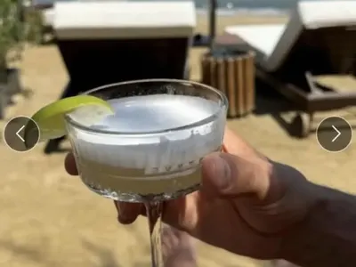 Ето го новия мъж на Венета Райкова! Тайнственият мачо я подмлади (ФОТО)