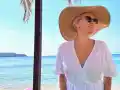 Ева Веселинова се разчекна на плажа