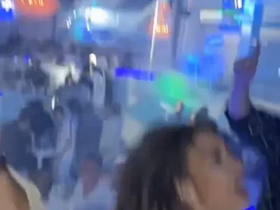 ФОТОБОМБА! Бившият на Мария – Миро Дзвера, пие до припадък с жрици на любовта в Гърция