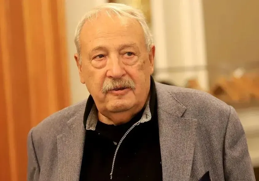 Гарелов отслабнал с 40 килограма, докато е в кома! Лекарите се готвят за най-лошото