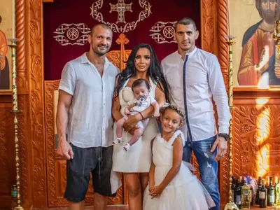 Голямата любов на Деси Слава с бебе от знойна варненка (ЕКСЛУЗИВНИ СНИМКИ)