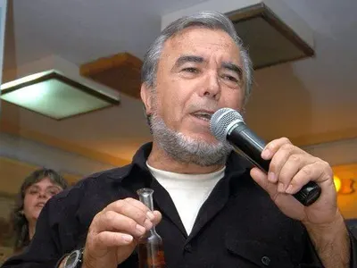 Хисарския поп: На много български певци ще им скъсам шортите