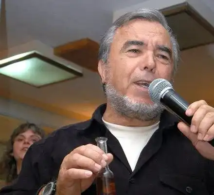 Хисарския поп: На много български певци ще им скъсам шортите