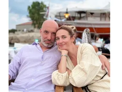 Жената на Захари Бахаров не е мръднала за 20 години (Вижте я преди)