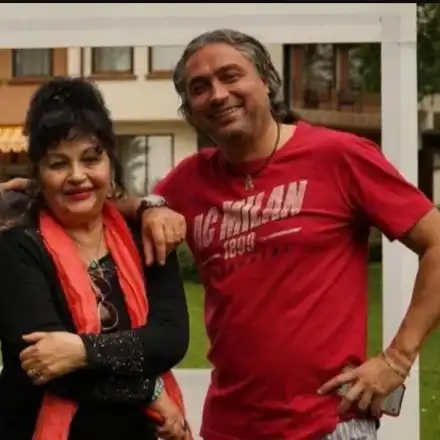 Живот си живее! Майката на Маги Халваджиян с пенсия от 12 000 евро!