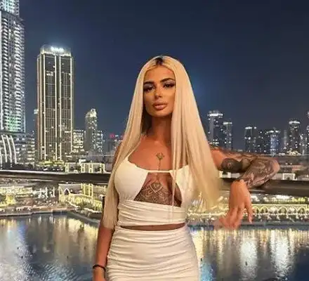 Катрин Йорданова сама си сменя маслото на колата