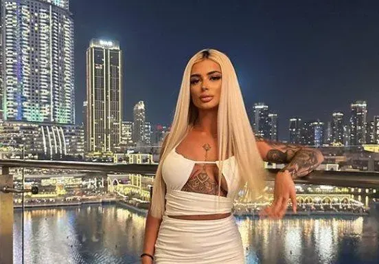 Катрин Йорданова сама си сменя маслото на колата