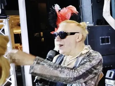 Лорд Евгени Минчев: Полата на Вътова като гаражна врата! Кеца да прати очилата си при д-р Емилова (И още + СНИМКИ)