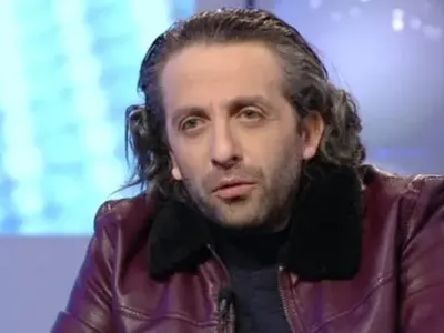 Мариус Куркински вари лютеница с брат си