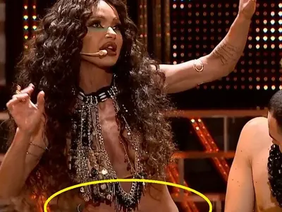 Мария с ужасяващ корем: Изсъхнала кожа и белези от липосукции (СНИМКИ)