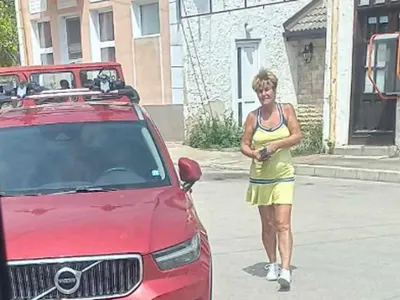 Милионерката Алиса Софиянска пазарува от „левчето“ в Шабла. Вижте какво си купи (Снимки)