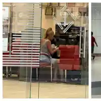 МОДНА ИКОНА: Луна обикаля по джапанки и дантели столичен мол  (СНИМКИ)