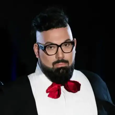 Мон Дьо разпъна на кръст измамник