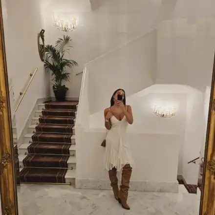 Ники Михайлов сваля ботуши за лека нощ