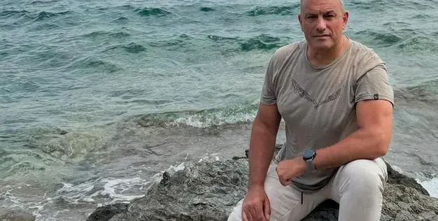 Новата на Юксел Кадриев на годините на дъщеря му, фрашкана е с пари (Папарашки снимки)