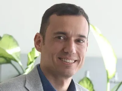 Оплете си кошницата: Деси Стоянова подписа с академията на Васил Терзиев