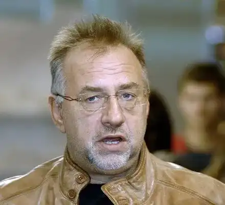 Певецът Богдан Томов: Политиците ни са безотговорни!