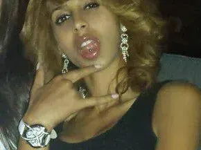 Помните ли Пенка Карибското тяло! Вижте брадърката днес като грижовна майка