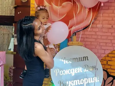 Помните ли Пенка Карибското тяло! Вижте брадърката днес като грижовна майка