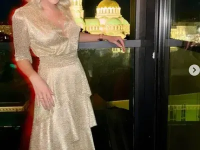 Психоложката Лилия Стефанова празнува на покрив