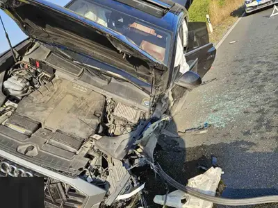 Първо в Hotarena: Анелия катастрофира! Певицата е добре (ЕКСКЛУЗИВНИ СНИМКИ)