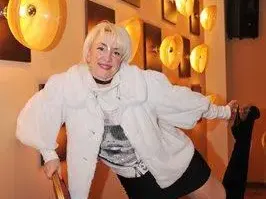 Сашка Васева приключи с лечението на тумора, отново ходи на участия