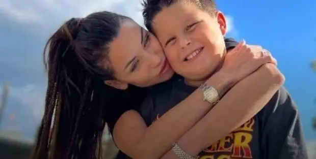 Синът на Диляна Попова изкарва ваканцията си с нея на Филипините