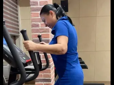 Смях в залата: Софка на фитнес по рокля ВИДЕО