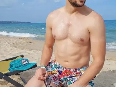 ТОП 10 на секси мъжете на лято 2024 СНИМКИ