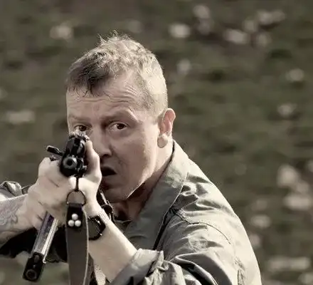 Валери Йорданов съди Народния театър