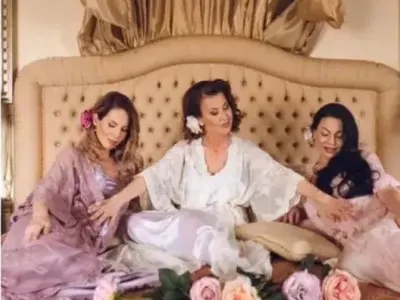 Вижте известните БАБИ, които дундуркат внучета! (СНИМКИ)